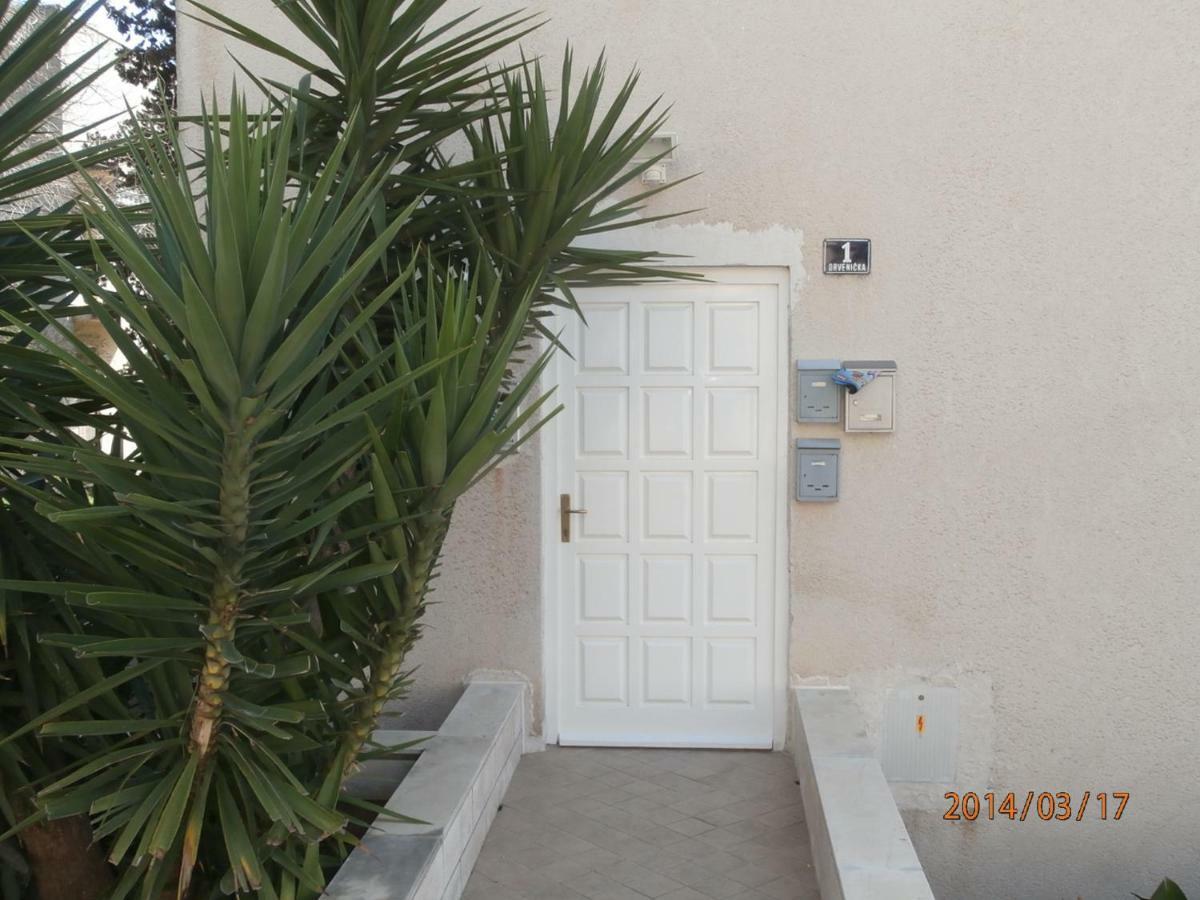 Apartment Studio Mia-Beach In Split Luaran gambar