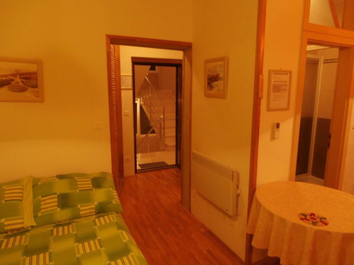 Apartment Studio Mia-Beach In Split Luaran gambar